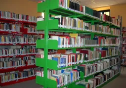 Da oggi la biblioteca comunale torna alla quasi normalità con nuove regole a cominciare dal possesso del green pass
